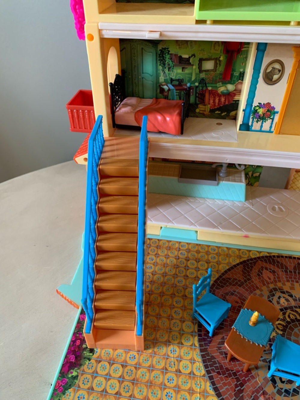 Encanto Madrigal Dollhouse Playset with Rainbow Cloud, Furniture, 13 figures + - Picture 6 of 14